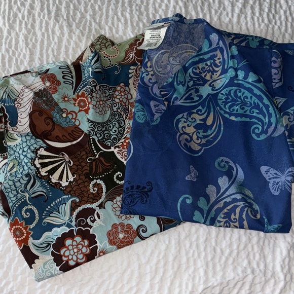 Tafford Tops - Scrub Tops Print Paisley Whimsy Floral Pattern Teal Royal Blue Brown Size Medium